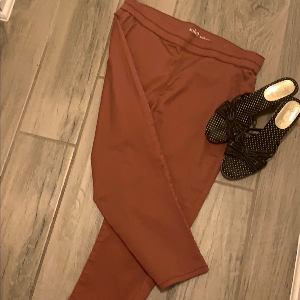 New York and company high waist cropped leggings.